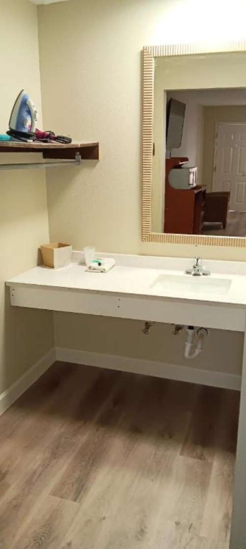 Americana Inn image 30