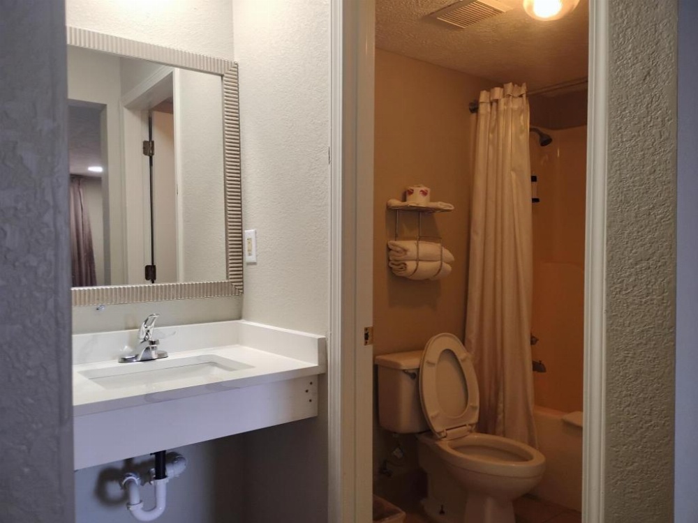 Room image 3