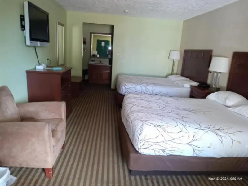 2 Queen Beds